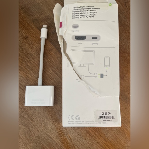 Apple Lightning to digital AV connector - Picture 2 of 2
